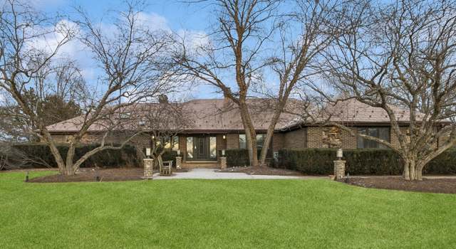 Photo of 2305 Harrow Gate Dr, Inverness, IL 60010