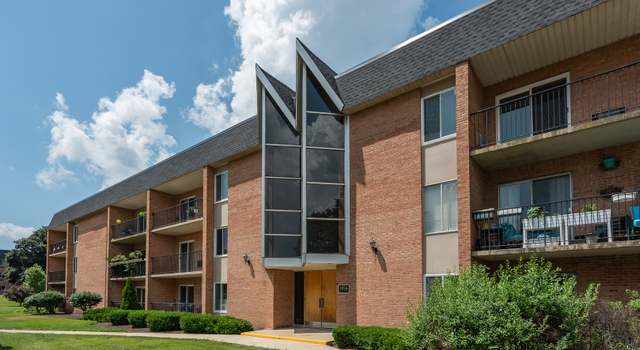 Photo of 1056 N Mill St #305, Naperville, IL 60563