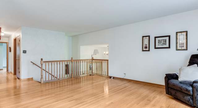 Photo of 1110 Tamarack Dr, Darien, IL 60561