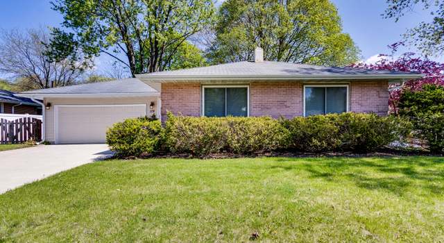 Photo of 119 Ridge Dr, Dekalb, IL 60115