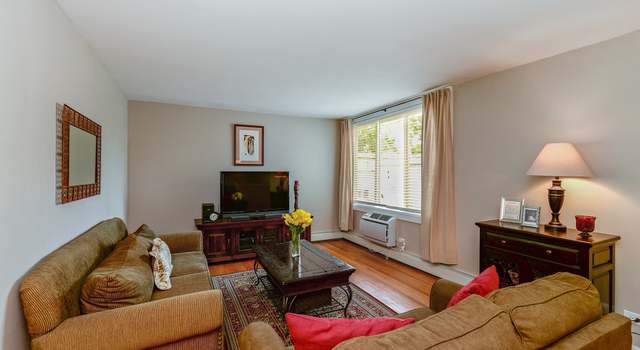 Photo of 1647 W Farwell Ave Unit 3D, Chicago, IL 60626