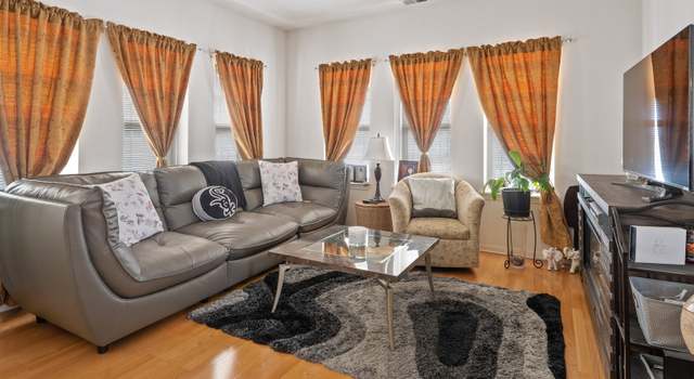 Photo of 16 W 36th St #3, Chicago, IL 60609