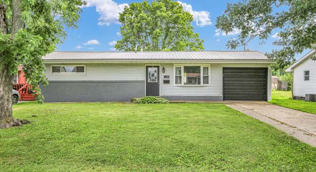Photo of 907 E Newkirk St, Tuscola, IL 61953