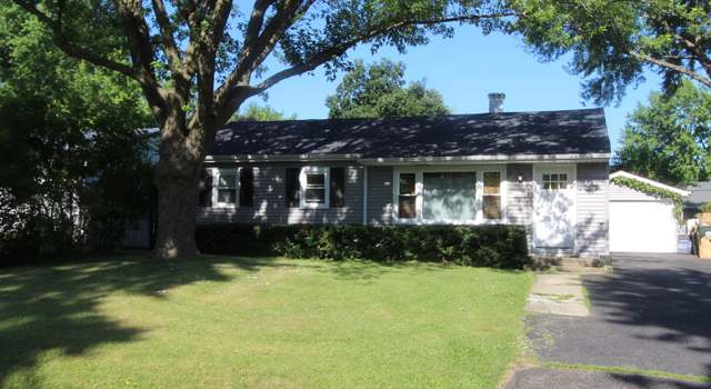 Photo of 1521 Adams St, Lake In The Hills, IL 60156