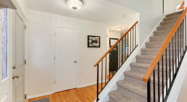 Photo of 2415 Warm Springs Ln, Naperville, IL 60564