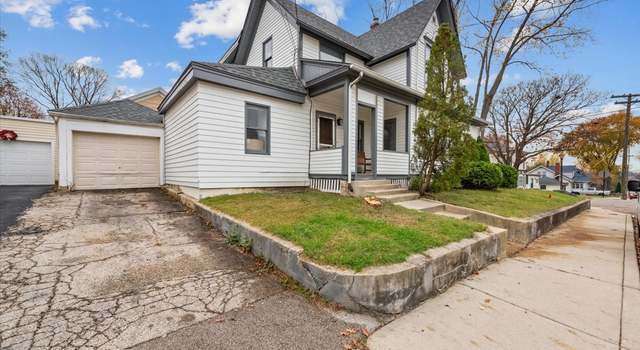 Photo of 141 N Gifford St, Elgin, IL 60120