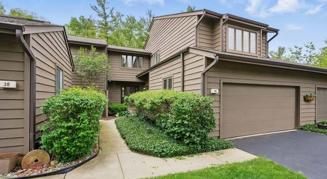 Photo of 36 Lakewood Cir, St. Charles, IL 60174