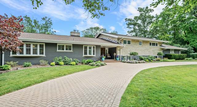 Photo of 301 Crabtree Ln, Glenview, IL 60025