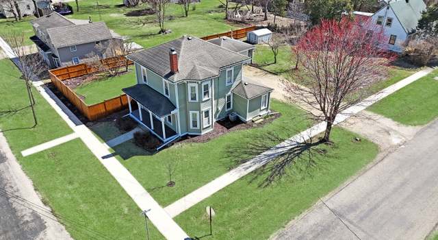 Photo of 207 E Davis St, Dakota, IL 61018