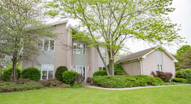 Photo of 812 Andover Ct, Prospect Heights, IL 60070