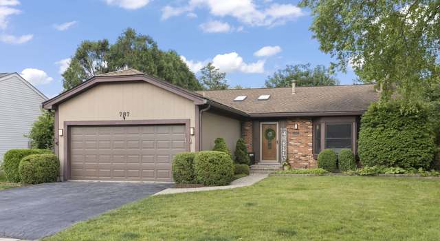 Photo of 787 Bluejay Cir, Elk Grove Village, IL 60007