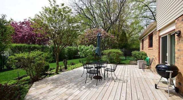 Photo of 3913 Lizette Ln, Glenview, IL 60026