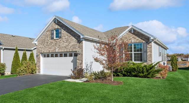 Photo of 11 Mahogany Ct, Algonquin, IL 60102