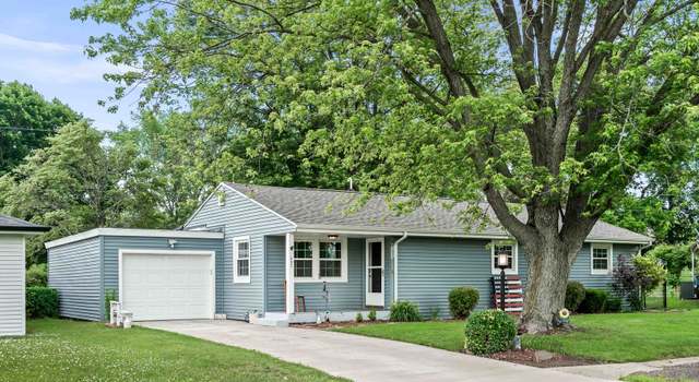 Photo of 602 E 5th St, Mackinaw, IL 61755