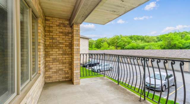 Photo of 5150 Shadow Creek Dr #6, Oak Forest, IL 60452