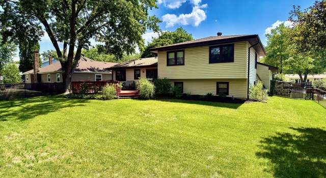 Photo of 541 Chippewa Trl, Carol Stream, IL 60188