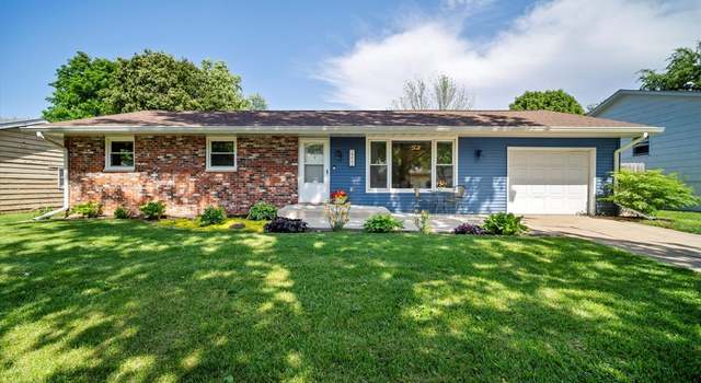 Photo of 1211 Gettysburg Dr, Bloomington, IL 61704