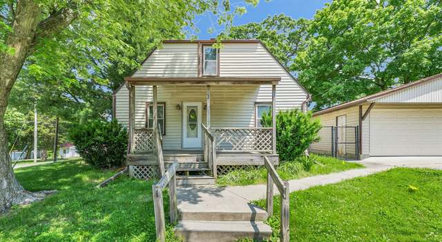 Photo of 102 E Pease St, Heyworth, IL 61745