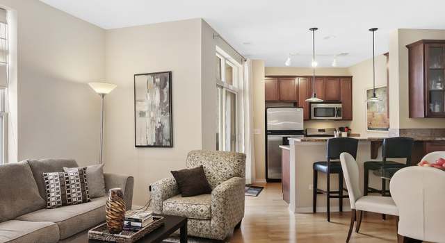 Photo of 2923 N Clybourn Ave #302, Chicago, IL 60618