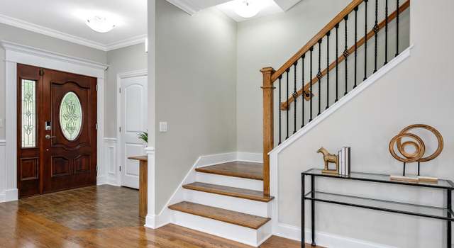 Photo of 5857 N Luna Ave, Chicago, IL 60646