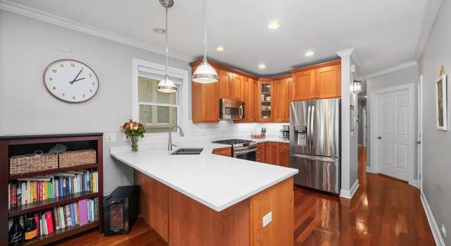 Photo of 3652 N Damen Ave #2, Chicago, IL 60618