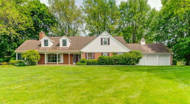 Photo of 19 Bow Ln, Barrington, IL 60010