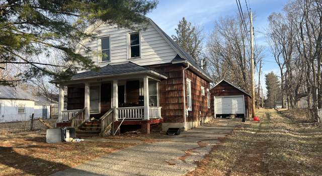 Photo of 809 W Columbia St, Danville, IL 61832