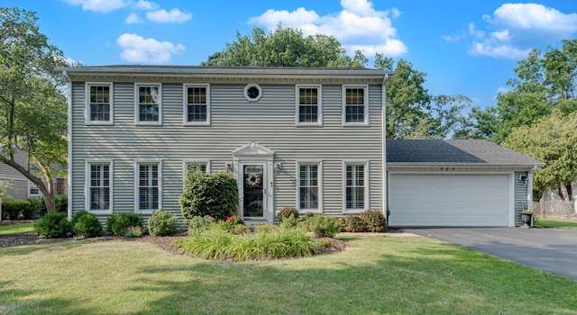 Photo of 985 W Bauer Rd, Naperville, IL 60563