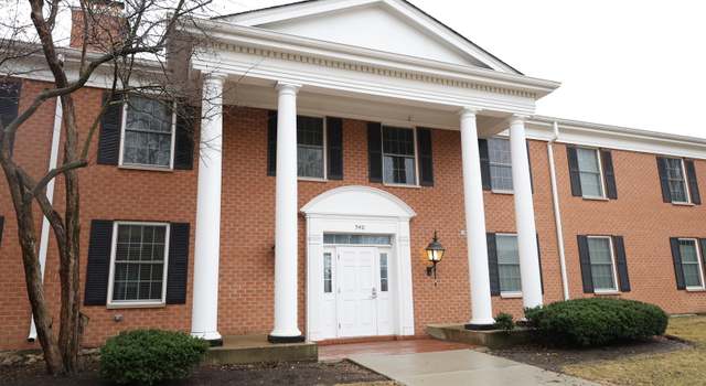 Photo of 540 Devonshire Ln #9, Crystal Lake, IL 60014