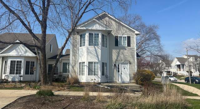 Photo of 414 E Victoria Cir #414, North Aurora, IL 60542