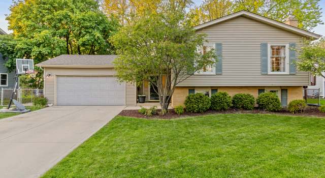 Photo of 1126 Hinsbrook Ave, Darien, IL 60561