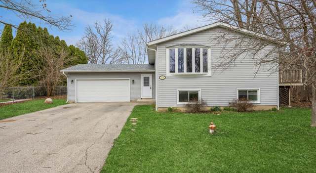 Photo of 7702 Wonder View Dr, Wonder Lake, IL 60097