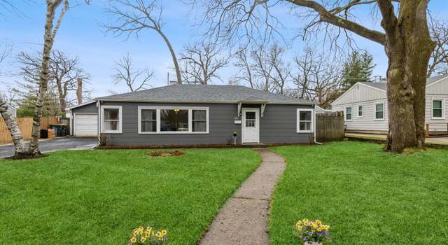 Photo of 333 Grove St, Mundelein, IL 60060
