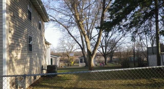 Photo of 225 W Beloit St, Darien, WI 53114
