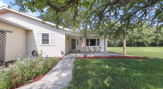 Photo of 165 Valley View Dr, Seneca, IL 61360