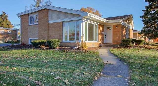 Property at 2401 E Martindale Dr, Westchester, IL 60154, 3 beds, 2 baths