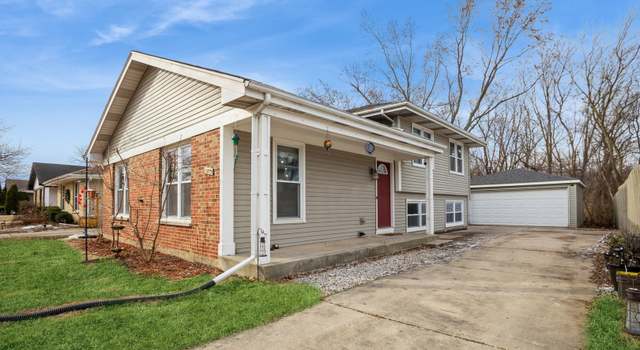 Photo of 1022 Fulton Dr, Streamwood, IL 60107
