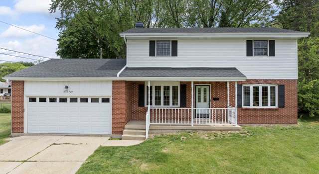 Photo of 208 Ridge St, Algonquin, IL 60102