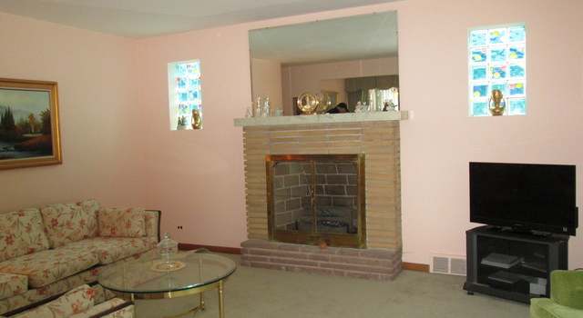 Photo of 6233 W Devon Ave, Chicago, IL 60646