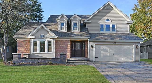 Photo of 1433 Ambleside Cir, Naperville, IL 60540