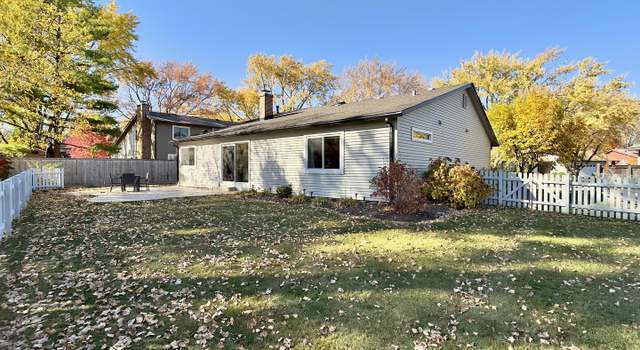 Photo of 33 E Country Club Ct, Palatine, IL 60067