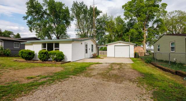 Photo of 303 N Woodlawn St, Downs, IL 61736
