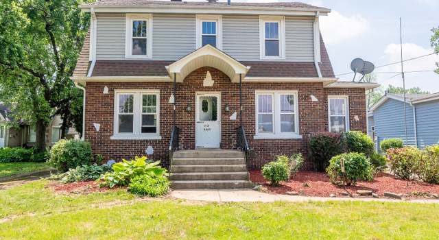 Photo of 115 E Quincy St, Westmont, IL 60559