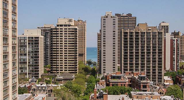 Photo of 1460 N Sandburg Ter #1702, Chicago, IL 60610