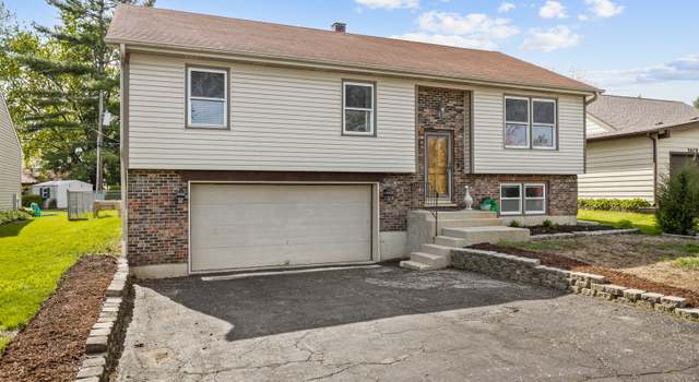 Photo of 5611 Oak Park Rd, Oakwood Hills, IL 60013