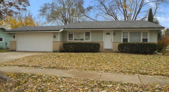 Photo of 1195 Crestview Dr, Elgin, IL 60123