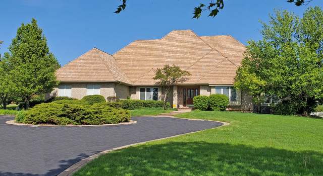 Photo of 36723 N Fox Hill Dr, Wadsworth, IL 60083