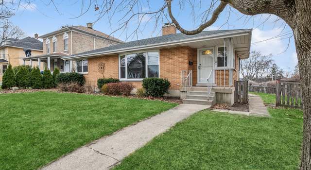 Photo of 134 Pleasant Ave, Highwood, IL 60040