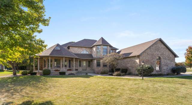 Photo of 37 Lake View Dr, Fairbury, IL 61739