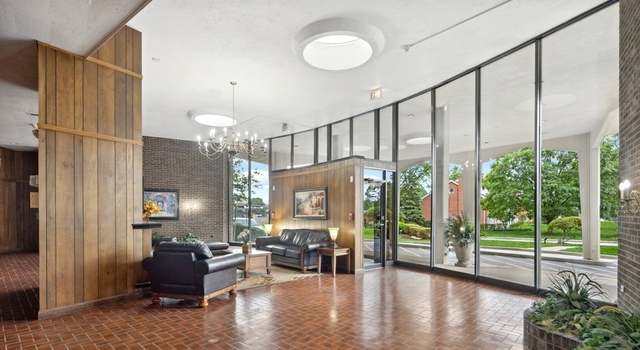 Photo of 40 N Tower Rd Unit 11E, Oak Brook, IL 60523